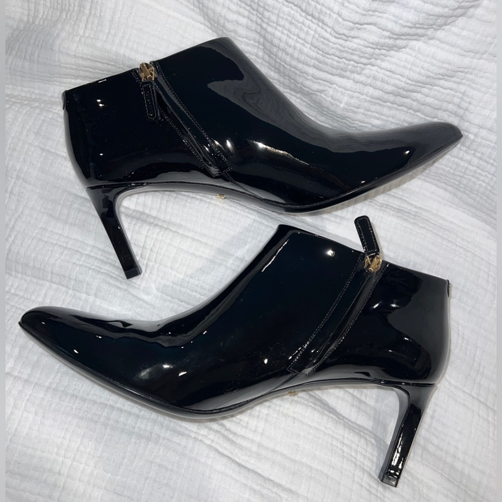$795 New Gucci Black Patent Leather Pointed Booties Crystal Vernice Size 40